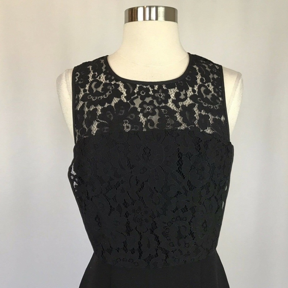 NWT Lace and Crepe Sheath Cocktail Dress - Picture 5 of 7